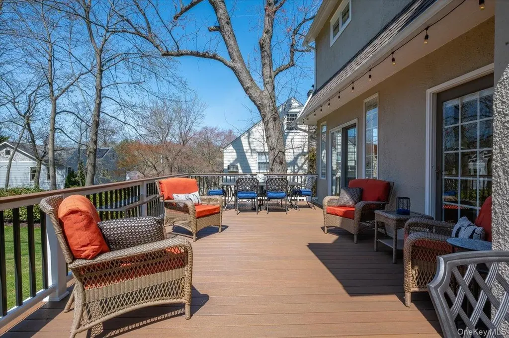 85 Lansdowne Drive Larchmont NY 10538