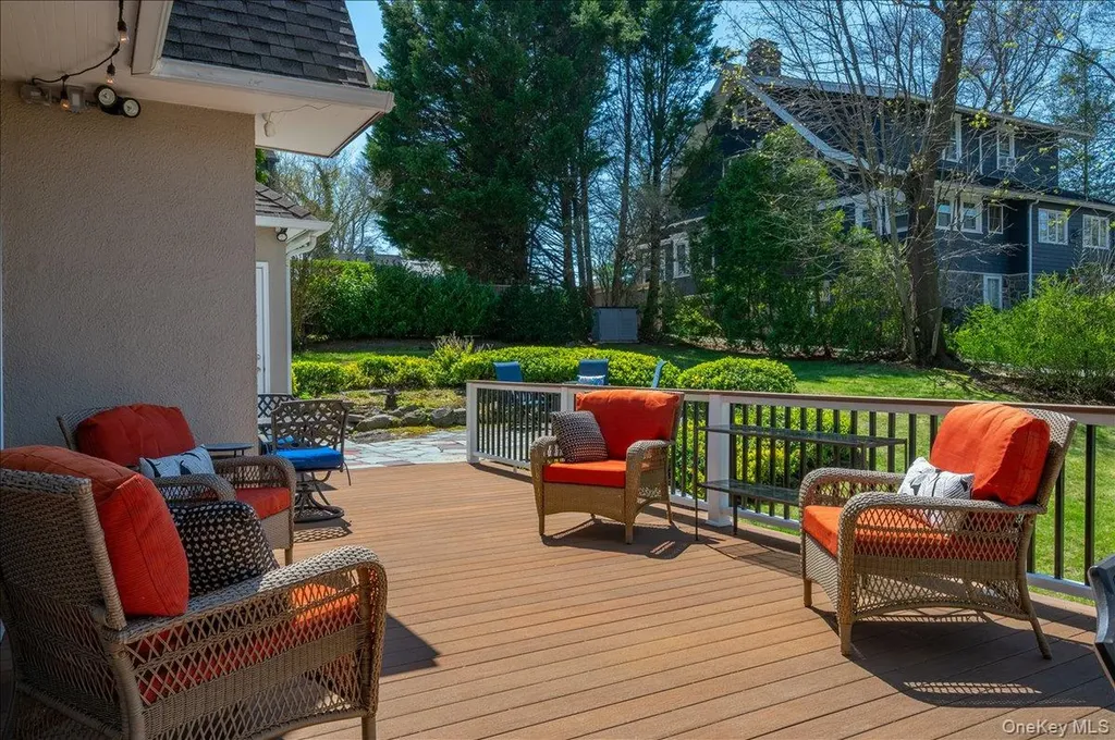 85 Lansdowne Drive Larchmont NY 10538