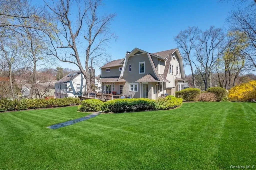 85 Lansdowne Drive Larchmont NY 10538