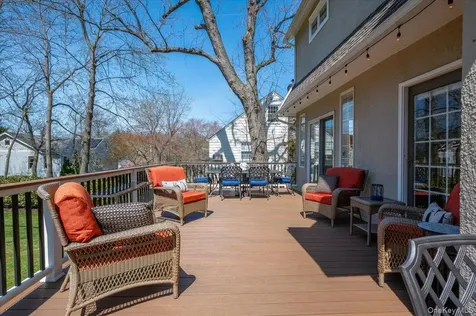 85 Lansdowne Drive Larchmont NY 10538
