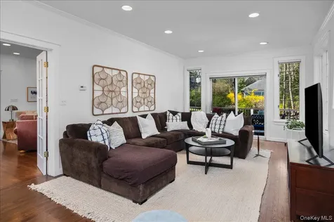 85 Lansdowne Drive Larchmont NY 10538