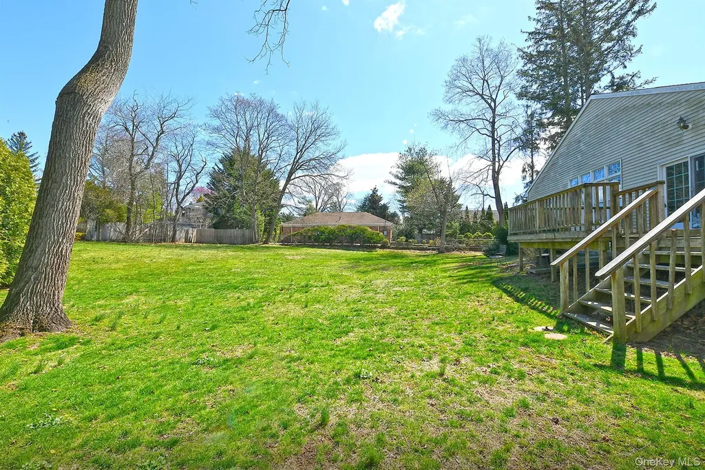 86 Horton Place Syosset NY 11791