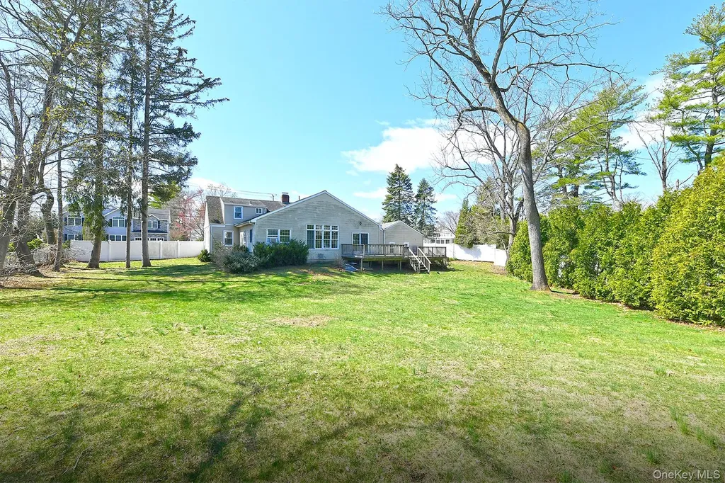 86 Horton Place Syosset NY 11791