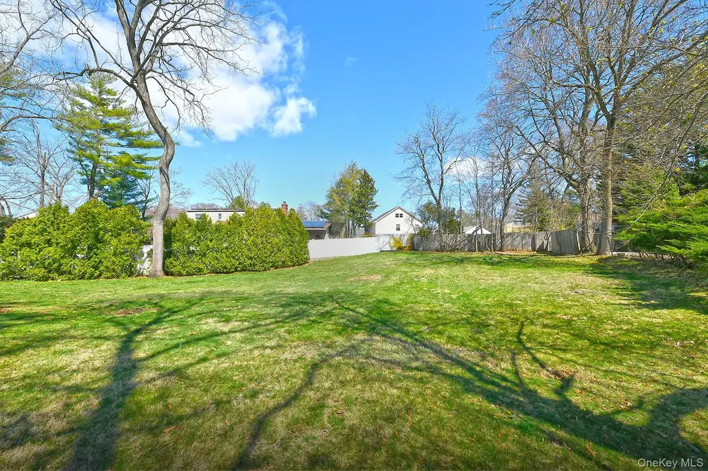 86 Horton Place Syosset NY 11791