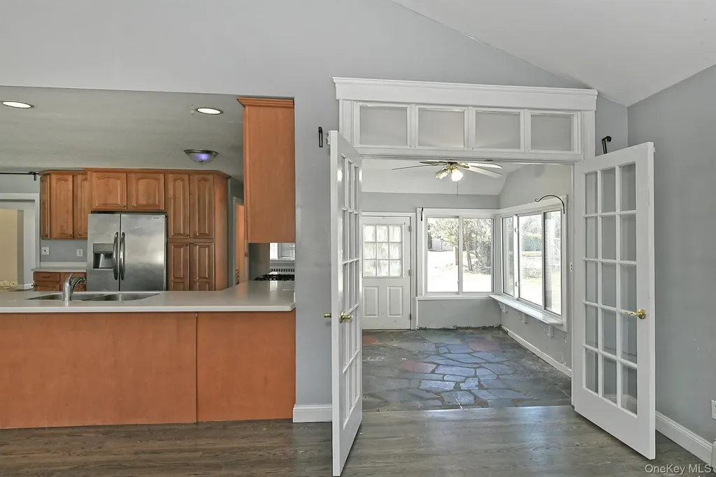 86 Horton Place Syosset NY 11791