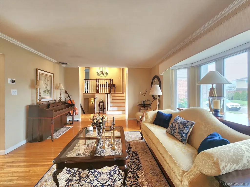 7 Market Drive Syosset NY 11791
