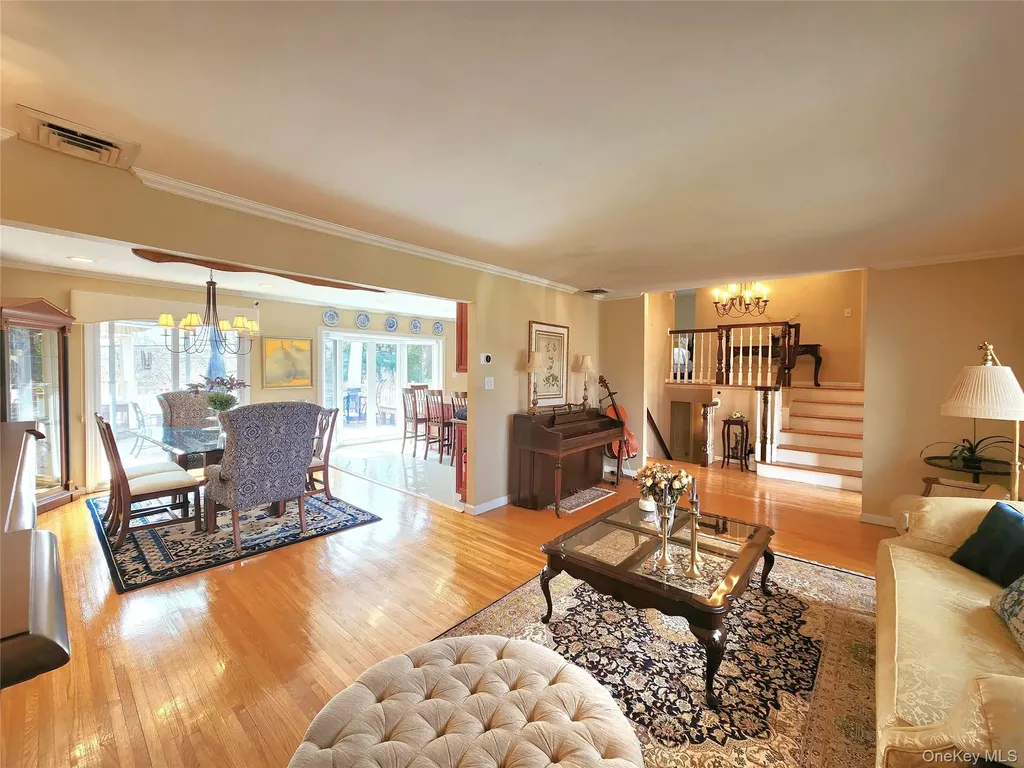 7 Market Drive Syosset NY 11791