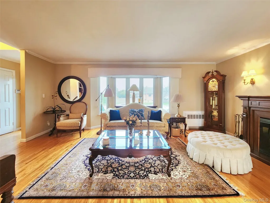 7 Market Drive Syosset NY 11791
