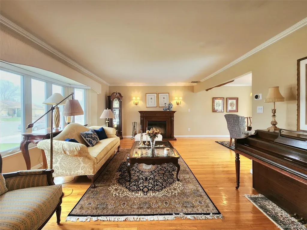 7 Market Drive Syosset NY 11791