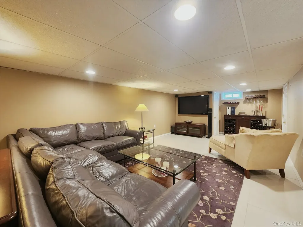 7 Market Drive Syosset NY 11791