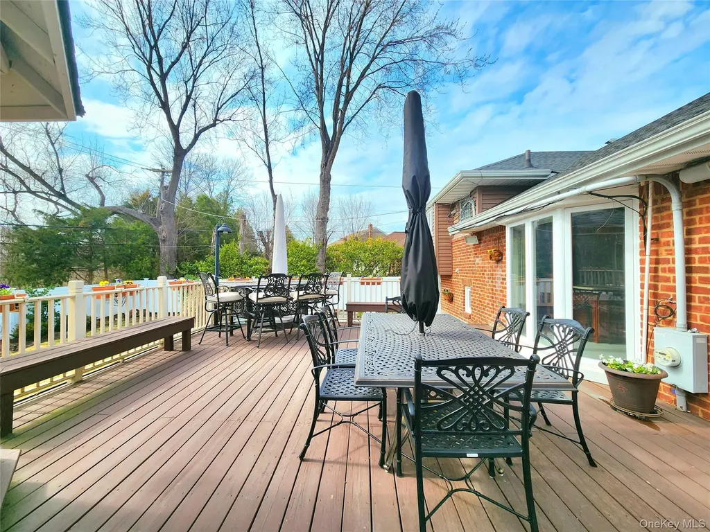 7 Market Drive Syosset NY 11791