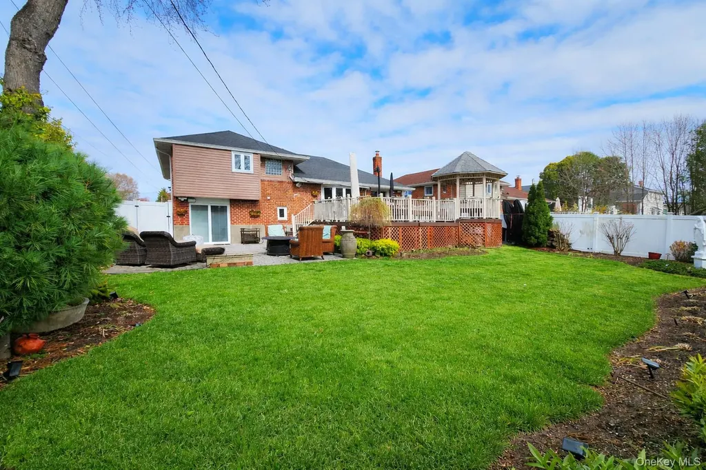 7 Market Drive Syosset NY 11791