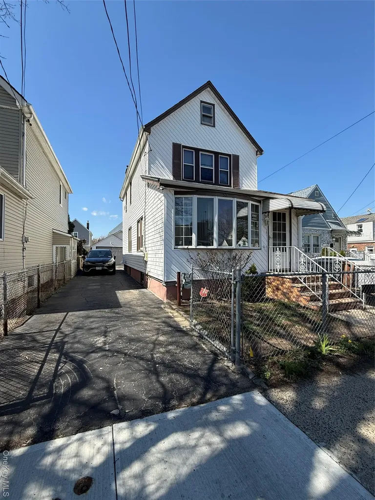 53 Dewitt Street Valley Stream NY 11580