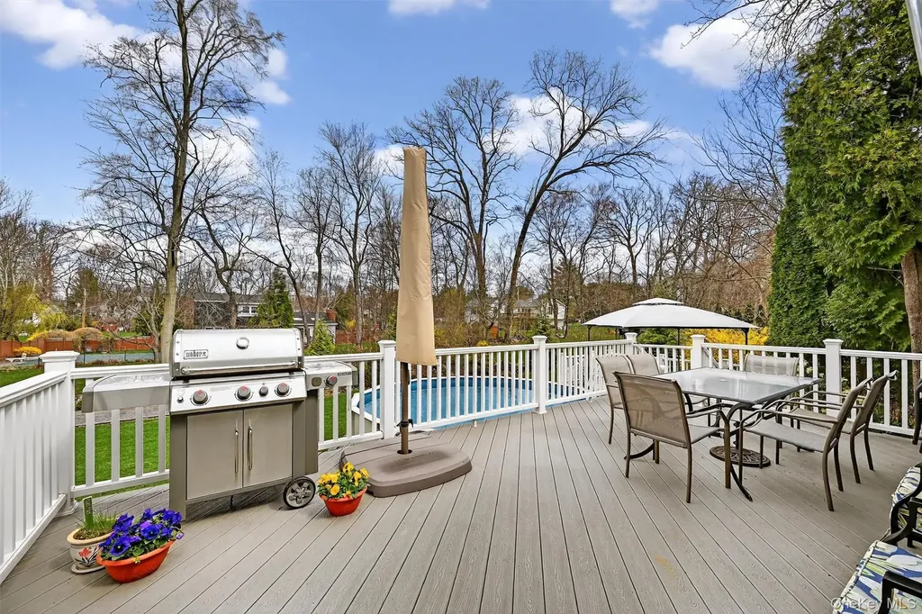20 Prides Crossing New City NY 10956