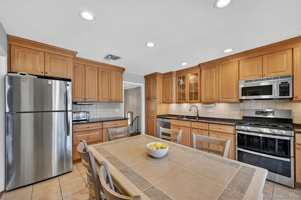 20 Prides Crossing New City NY 10956