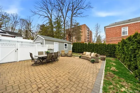 9 Harding Avenue Yonkers NY 10704