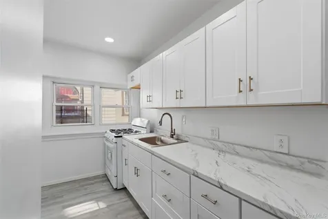 11 Aka 13 Lincoln Terrace Yonkers NY 10701