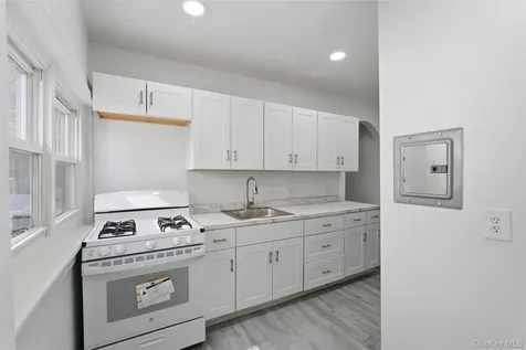 11 Aka 13 Lincoln Terrace Yonkers NY 10701