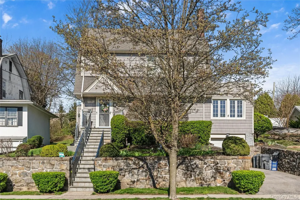 35 Lispenard Avenue New Rochelle NY 10801
