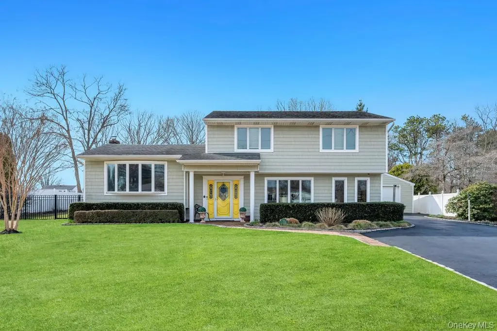 68 Hill Drive Bohemia NY 11716
