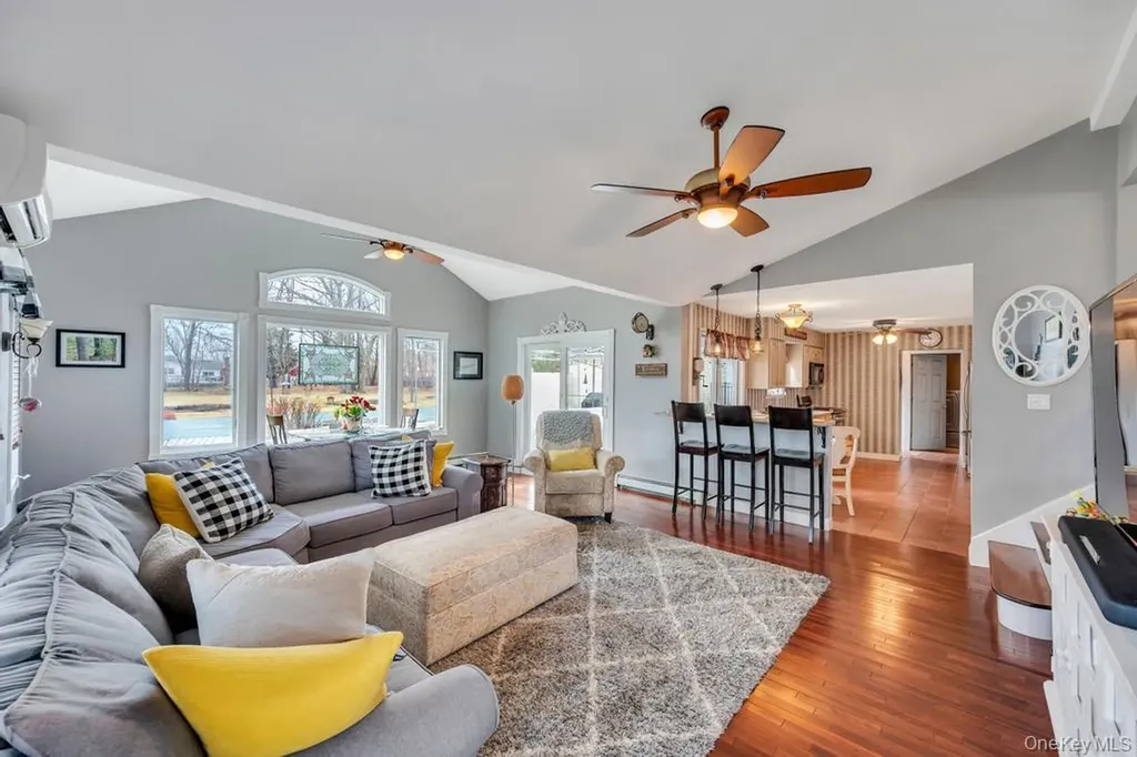 68 Hill Drive Bohemia NY 11716