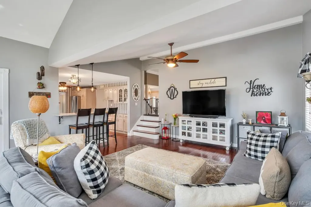 68 Hill Drive Bohemia NY 11716