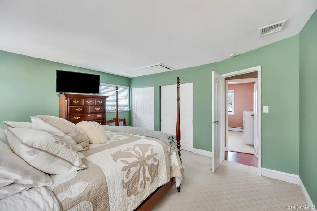 68 Hill Drive Bohemia NY 11716