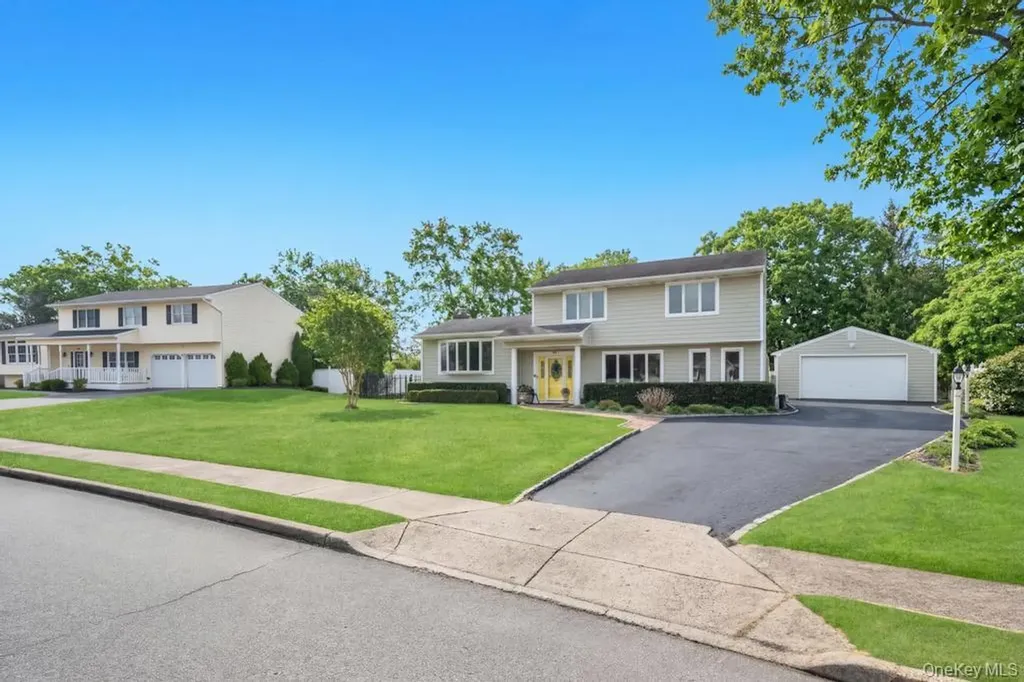 68 Hill Drive Bohemia NY 11716
