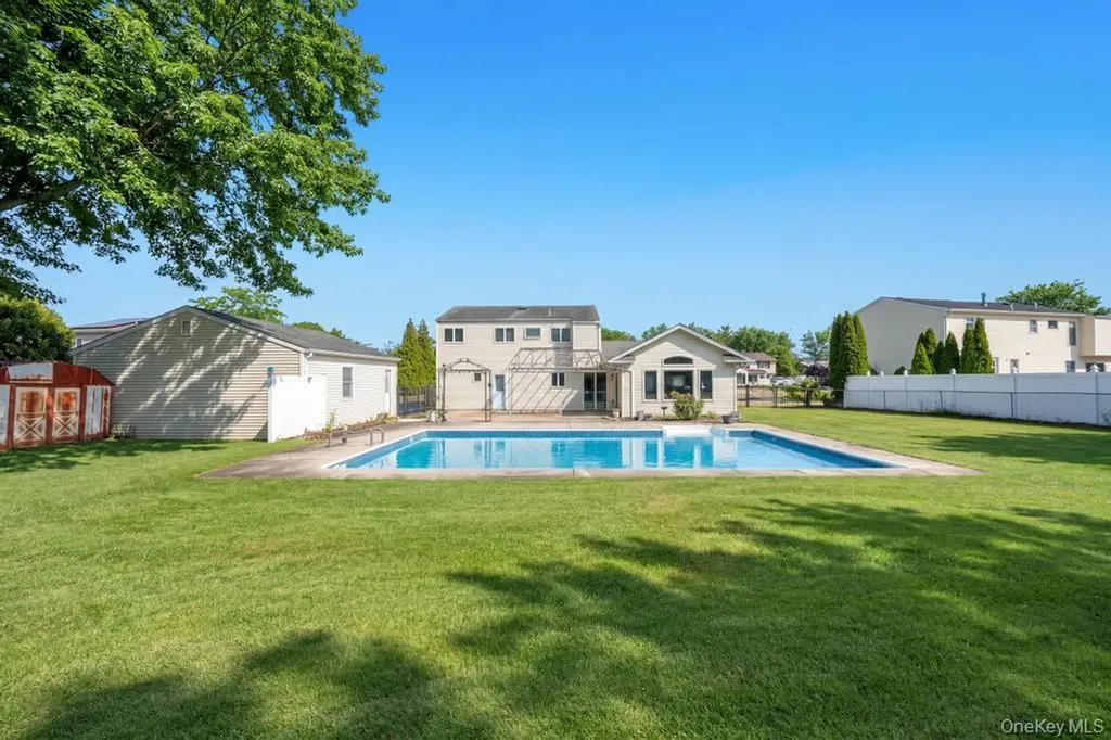 68 Hill Drive Bohemia NY 11716