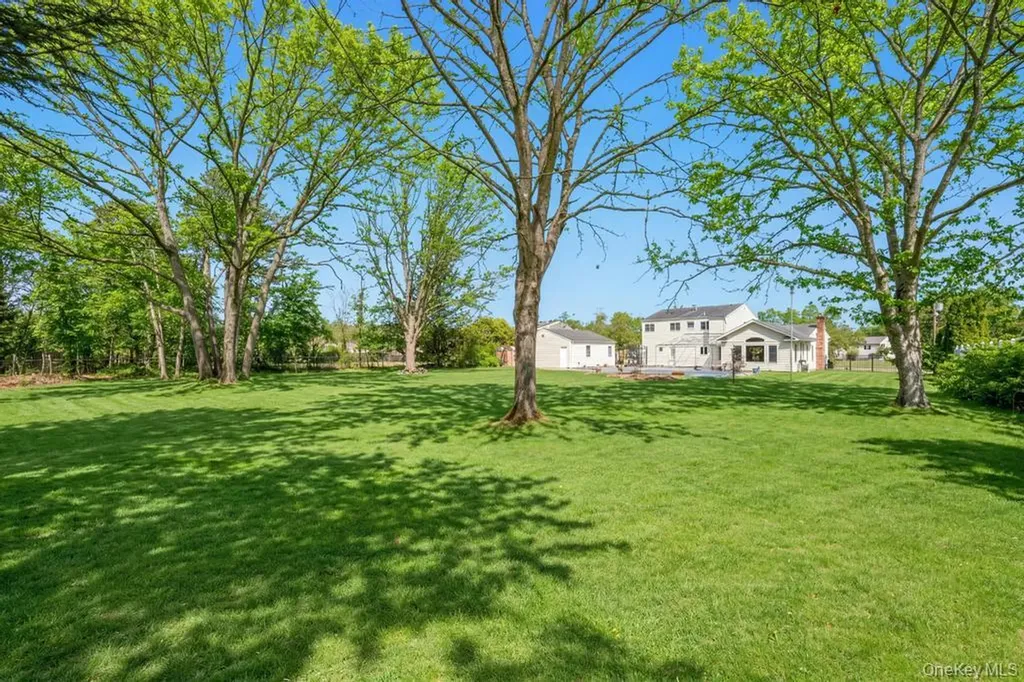 68 Hill Drive Bohemia NY 11716