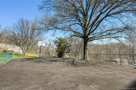 98 Dehaven Drive Yonkers NY 10703