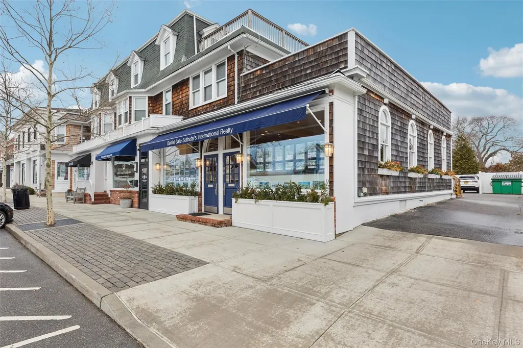 90 Main Street Westhampton Beach NY 11978