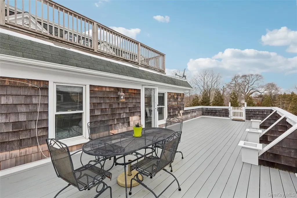 90 Main Street Westhampton Beach NY 11978