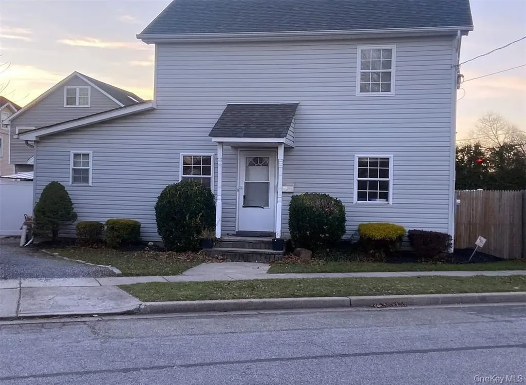 16 Nelson Avenue Hicksville NY 11801
