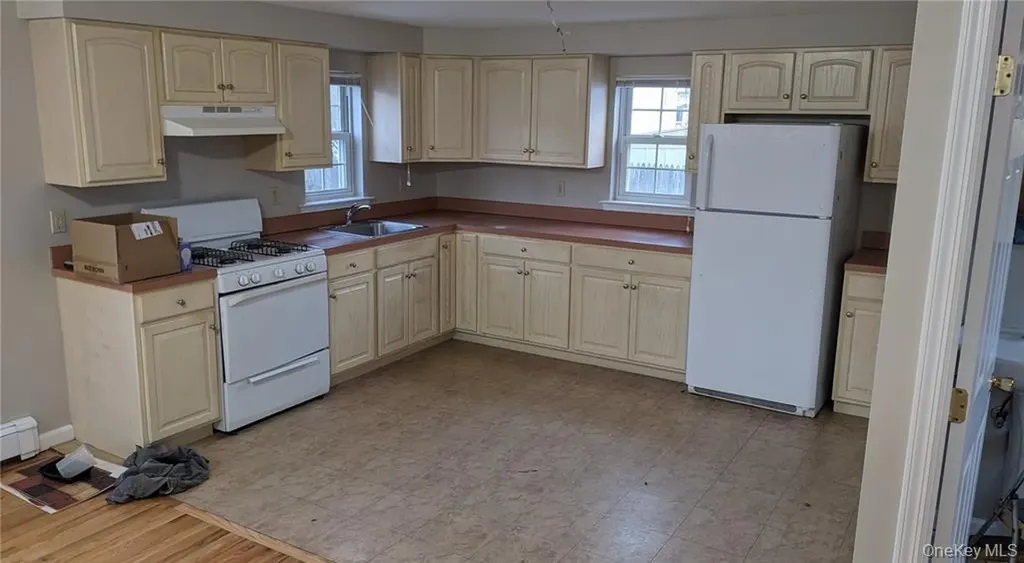 16 Nelson Avenue Hicksville NY 11801
