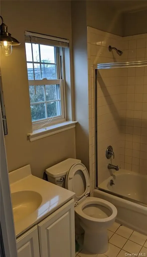16 Nelson Avenue Hicksville NY 11801