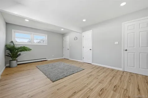 34 Croydon Road Amityville NY 11701