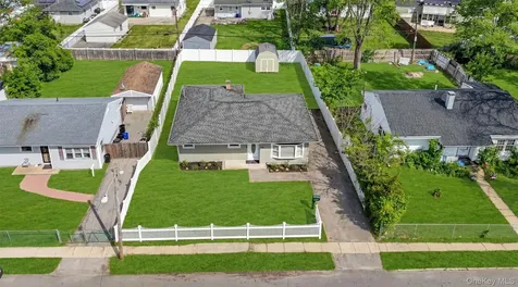 34 Croydon Road Amityville NY 11701