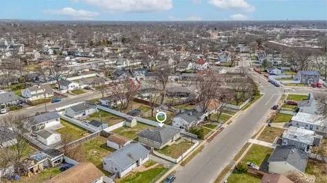34 Croydon Road Amityville NY 11701