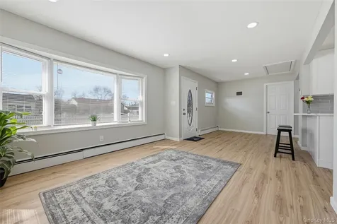 34 Croydon Road Amityville NY 11701