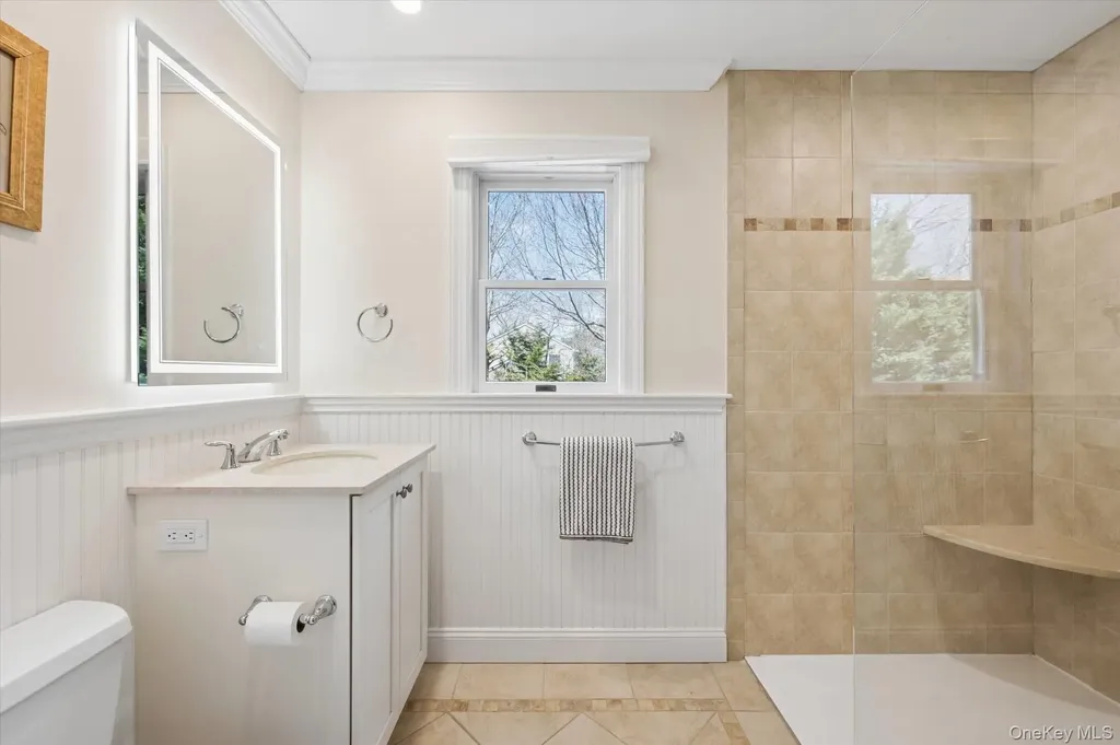 9 Red Creek Circle Hampton Bays NY 11946