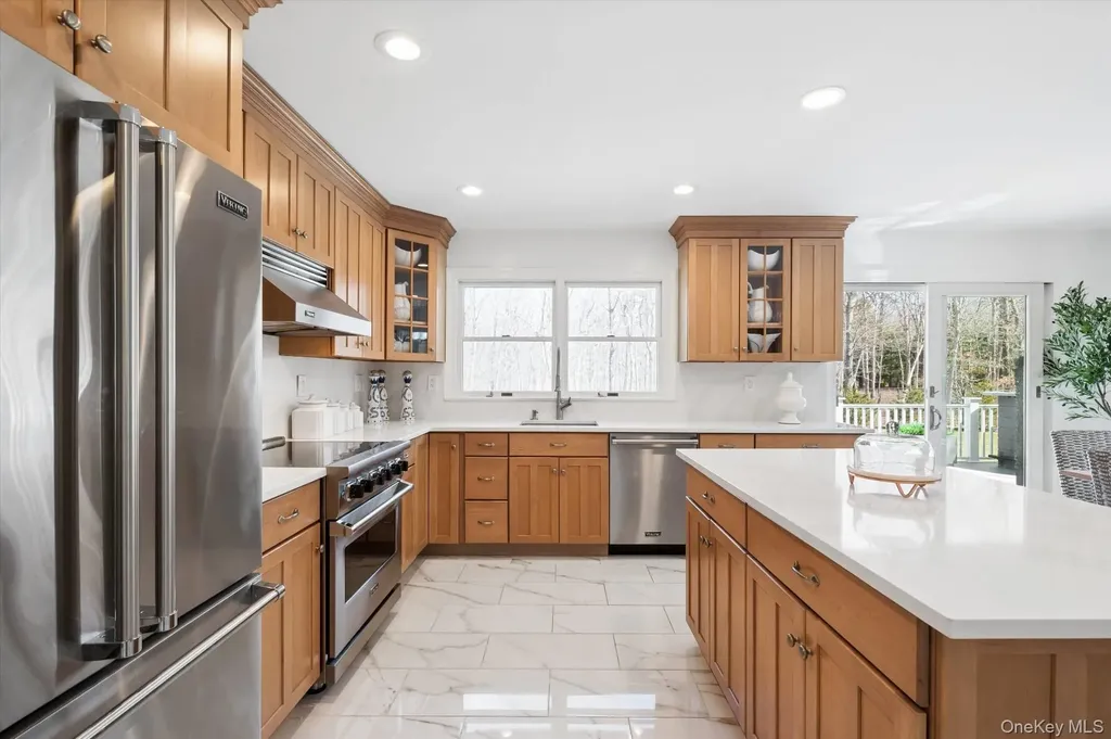 9 Red Creek Circle Hampton Bays NY 11946