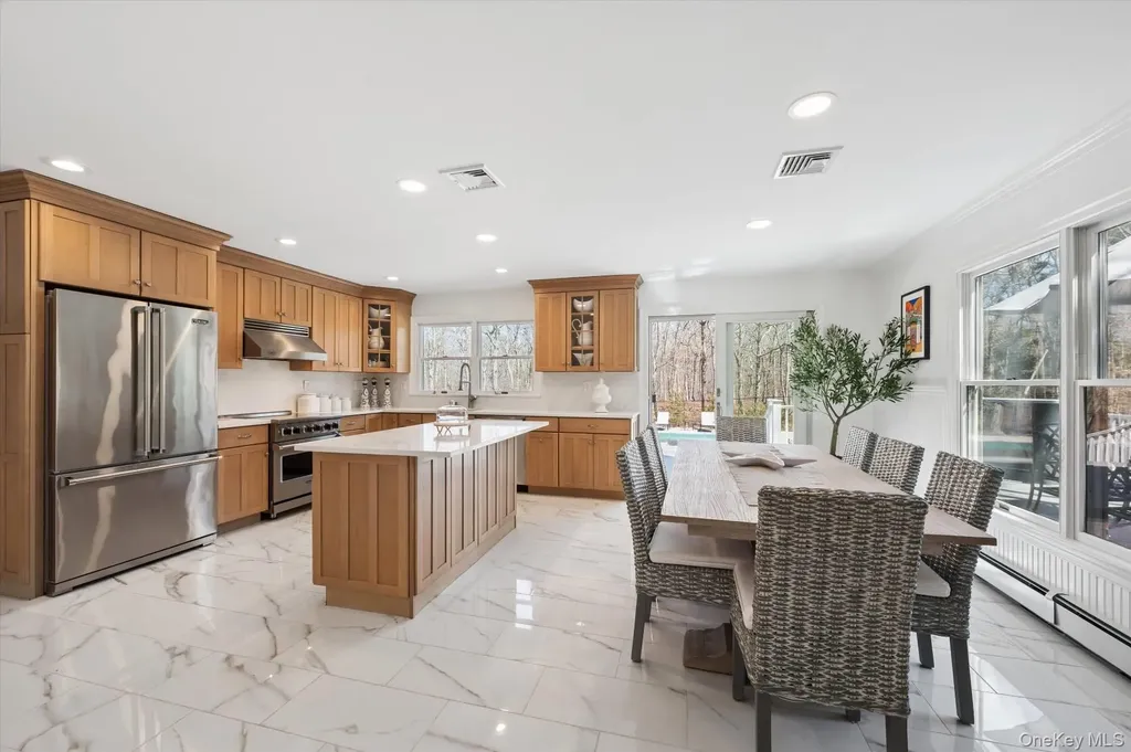 9 Red Creek Circle Hampton Bays NY 11946