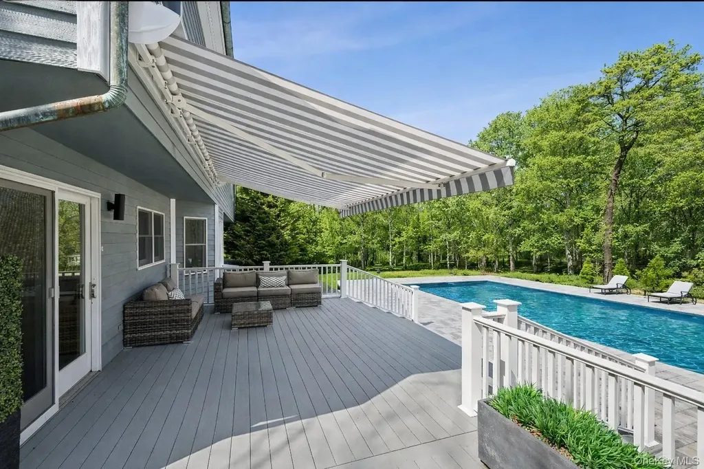 9 Red Creek Circle Hampton Bays NY 11946