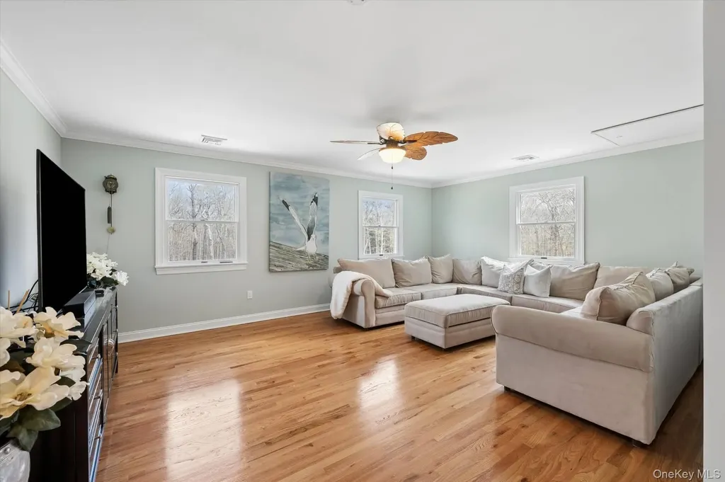 9 Red Creek Circle Hampton Bays NY 11946