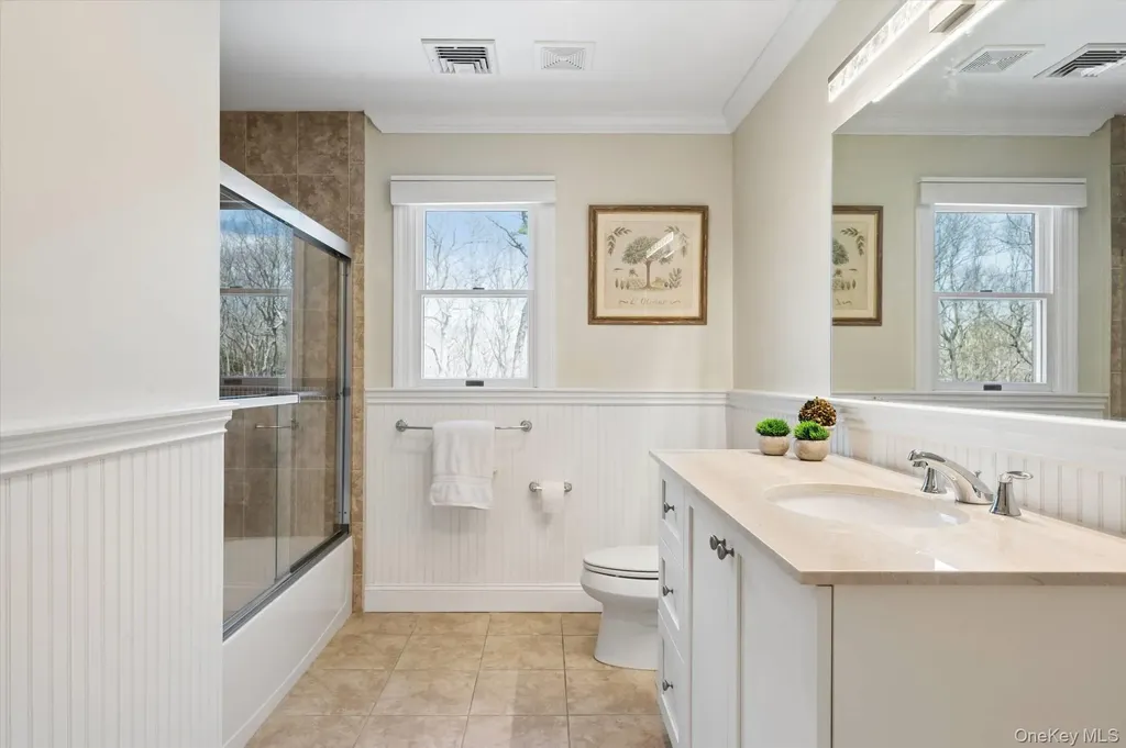 9 Red Creek Circle Hampton Bays NY 11946