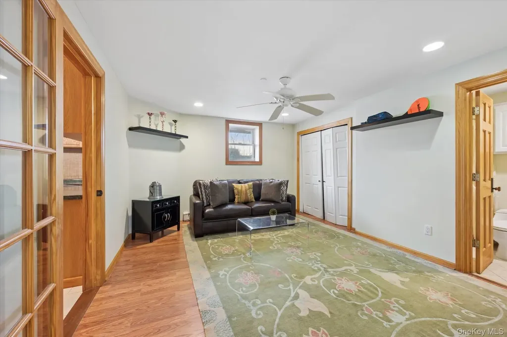 9 Red Creek Circle Hampton Bays NY 11946