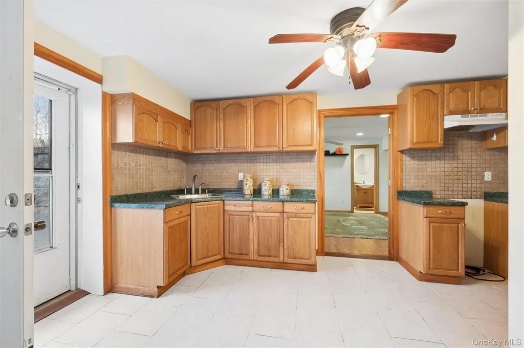 9 Red Creek Circle Hampton Bays NY 11946