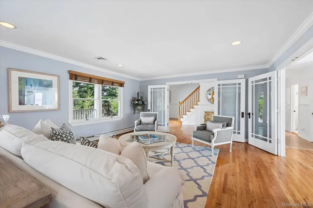 9 Red Creek Circle Hampton Bays NY 11946