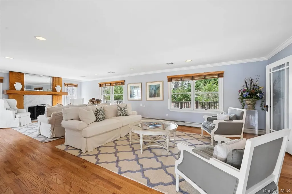 9 Red Creek Circle Hampton Bays NY 11946